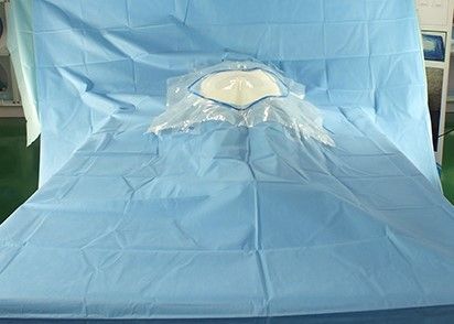 Αποστειρωμένη χειρουργική δημιουργία ανοιγμάτων στο κτιριακό έδαφος παράδοσης Drapes Cesarean νοσοκομείων με τη χειρουργική ταινία